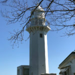 観音崎灯台は駐車場（第一）から750m、徒歩11分　歴史や展示物を詳しく紹介