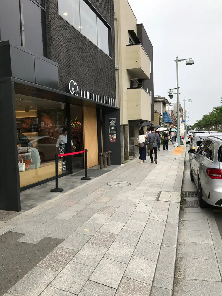 鎌倉 犬連れで楽しむランチや観光はここ 天気の良い日にはオープンカフェ 子犬の記念日